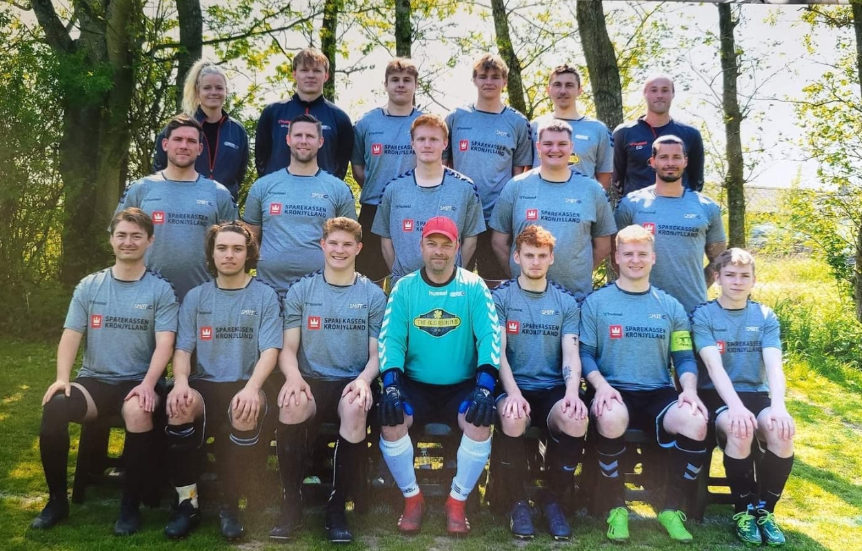 SMIFF kæmper sig til sejr i sæsonens første kamp: “Kæmpe respekt til alle mine spillere“