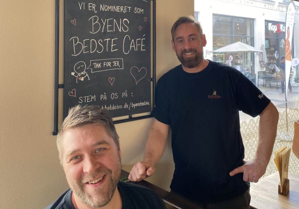 Hos Kaffeladen er der plads til alle og højt til loftet