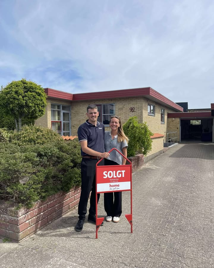 Home Brønderslev overdrager nøgler til ny bolig på Frederiksgade 92