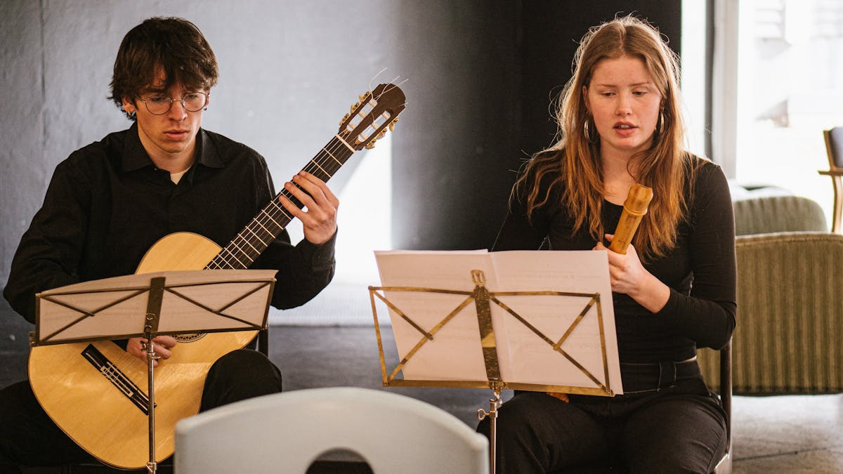 Oplev uropførelsen af "Hjemstavn" med Vera & William på Rønnebæksholm