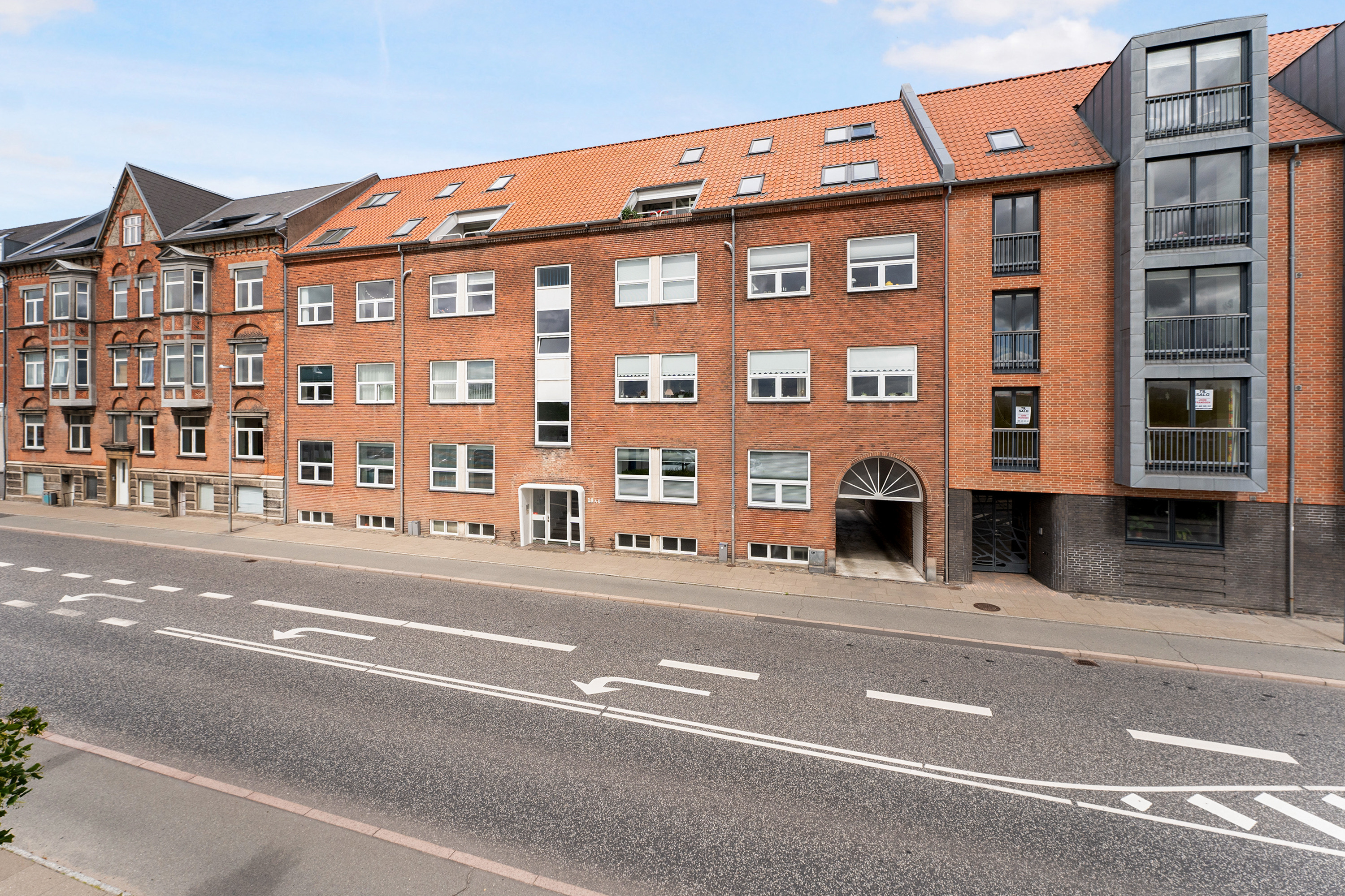 Indflytningsklar lejlighed i to plan med god udsigt