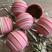 CHOKOLET BON BONNIEREN introducerer ny udseende på jordbærtrøffel