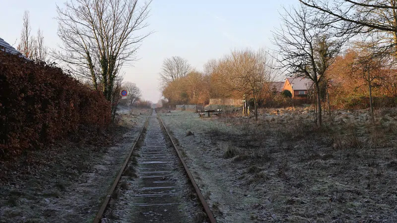 Assensbanen genopstår som naturskøn vandrerute og skinnecykelsti
