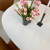 Livingshop Holstebro fremhæver de populære kunstige tulipaner fra Botane Studios som et miljøvenligt valg