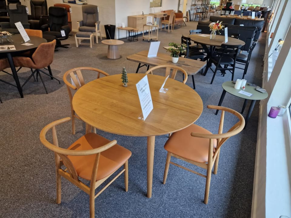 Hovelind Møbler tilbyder landsdækkende levering og udvidede åbningstider