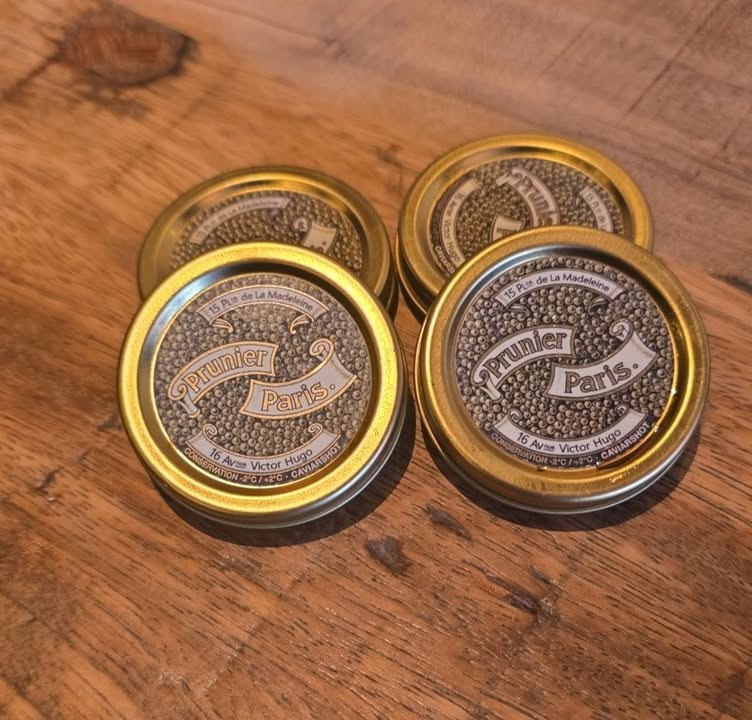 Café Tidslös opfordrer til hurtig afhentning af nytårsmenuer og tilbyder begrænset mængde caviar