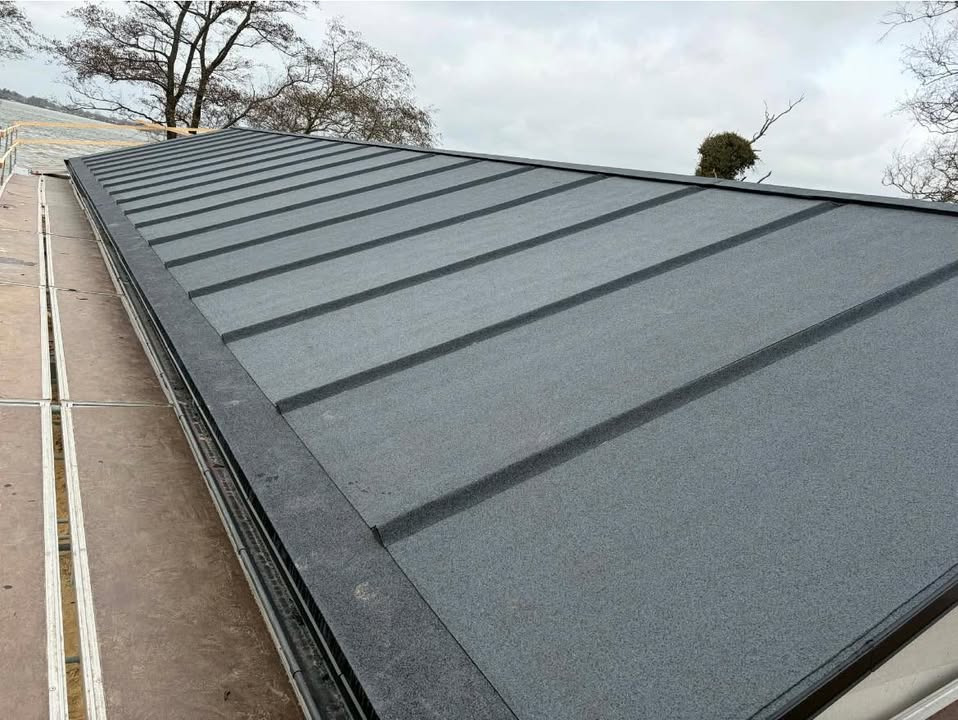 Møldrup Tagdækning ApS færdiggør listedækning i Sunds