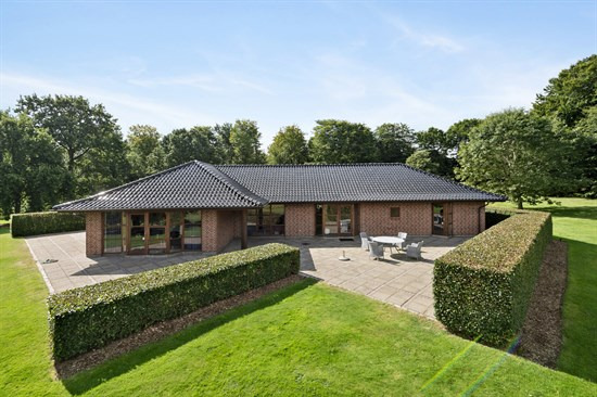 Top 6 over dyreste boliger til salg i Varde. Priser op til 12.995.000 kr