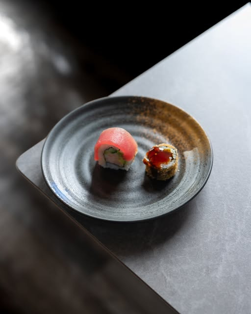 Atami Viborg spørger, hvilke to slags sushi du vil kombinere