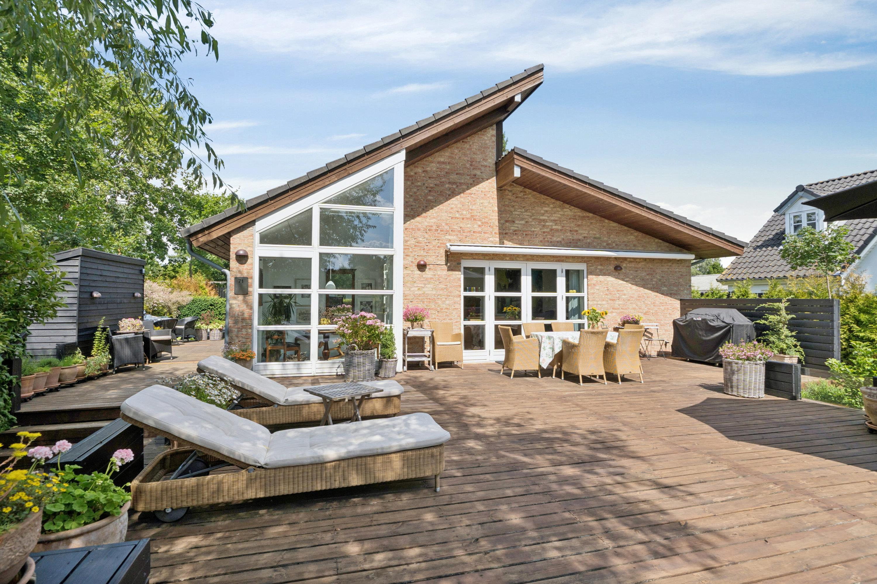 Arkitekttegnet villa med skøn beliggenhed i Sejs-Svejbæk.