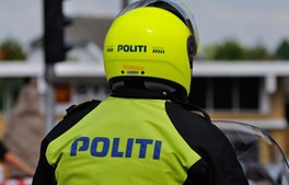Kørte uden førerret og havde hash i bilen på Skanderborgvej