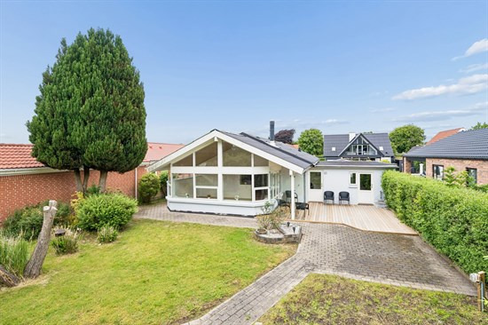 Vintervænget 8 og 2 andre boliger er kommet til salg denne uge i Brønderslev - se boligerne her.