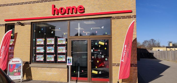 En finger på pulsen i Hals