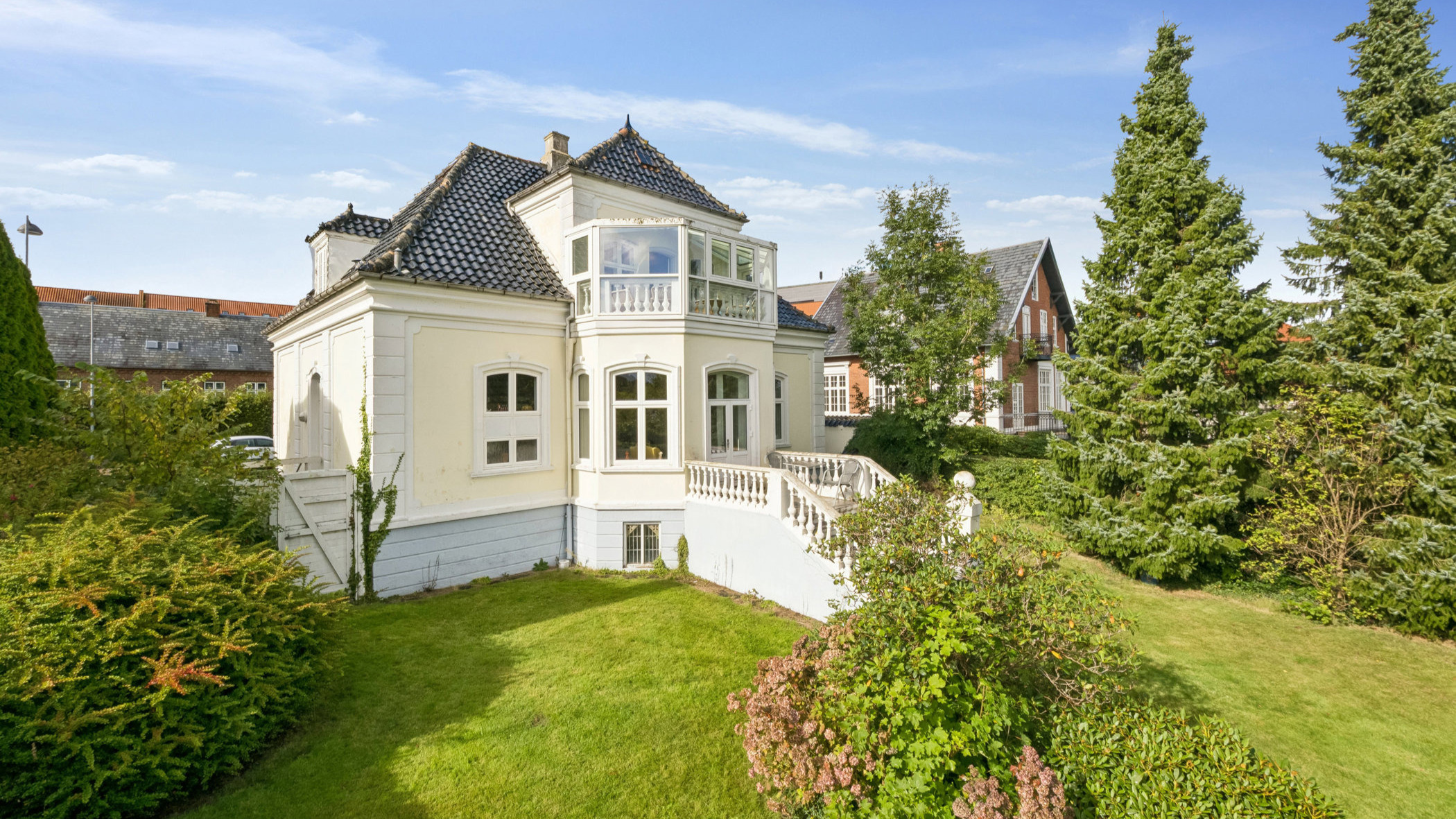 Ny pris: Den smukkeste patriciervilla midt i Skive