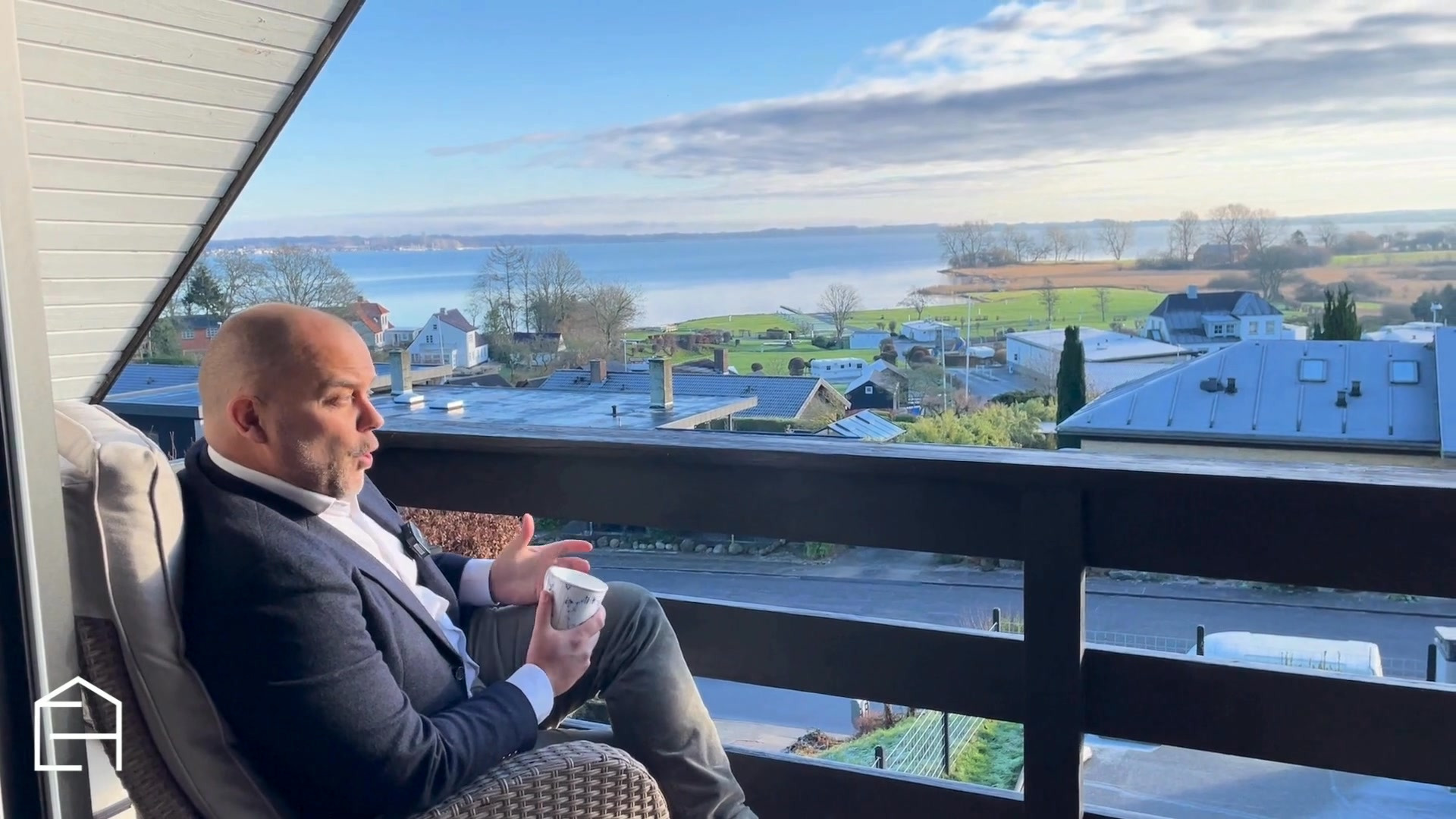 Ejenholm Bolig & Erhverv præsenterer moderne villa med betagende udsigt i Rinkenæs