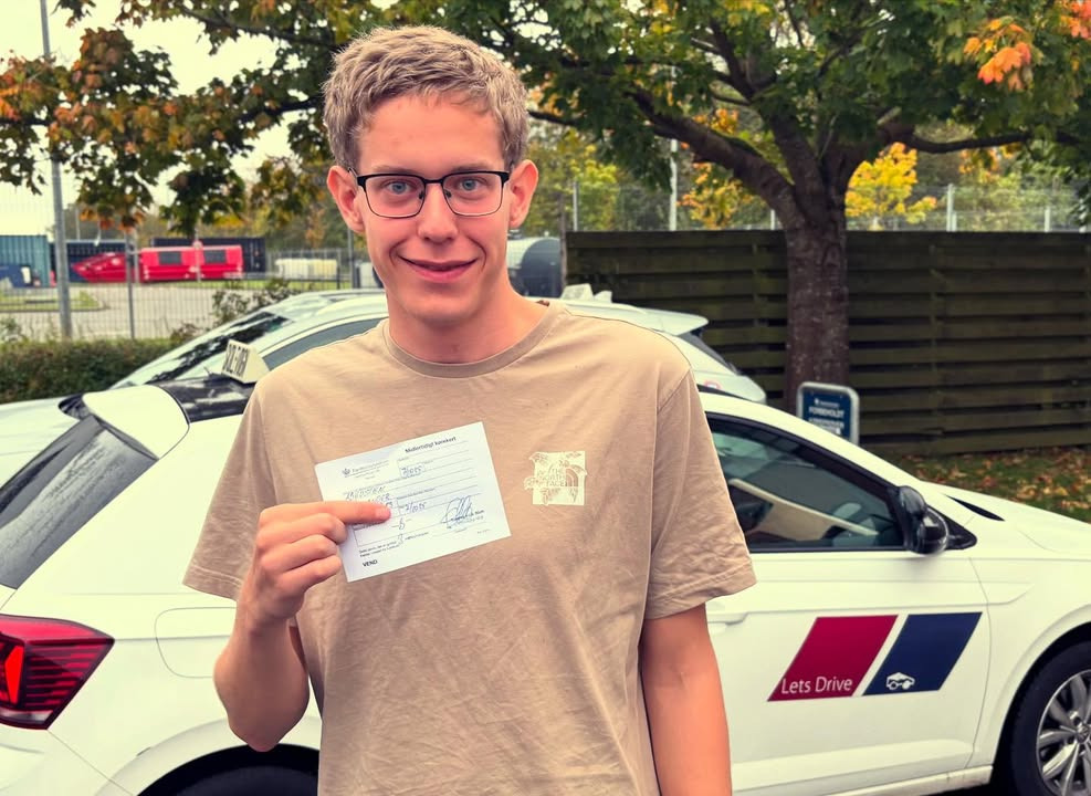 Lets Drive ønsker Alexander tillykke med det nye kørekort og Polestar