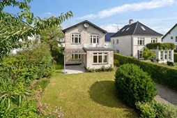 Liljevej 17 og 3 andre boliger er kommet til salg denne uge i Gentofte - se boligerne her.