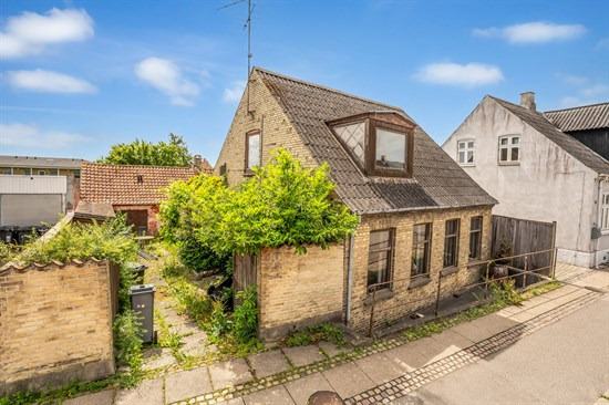 Egetvej 66 er til salg for kun 395.000 kr.: Se de billigste boliger til salg i Nykøbing F her