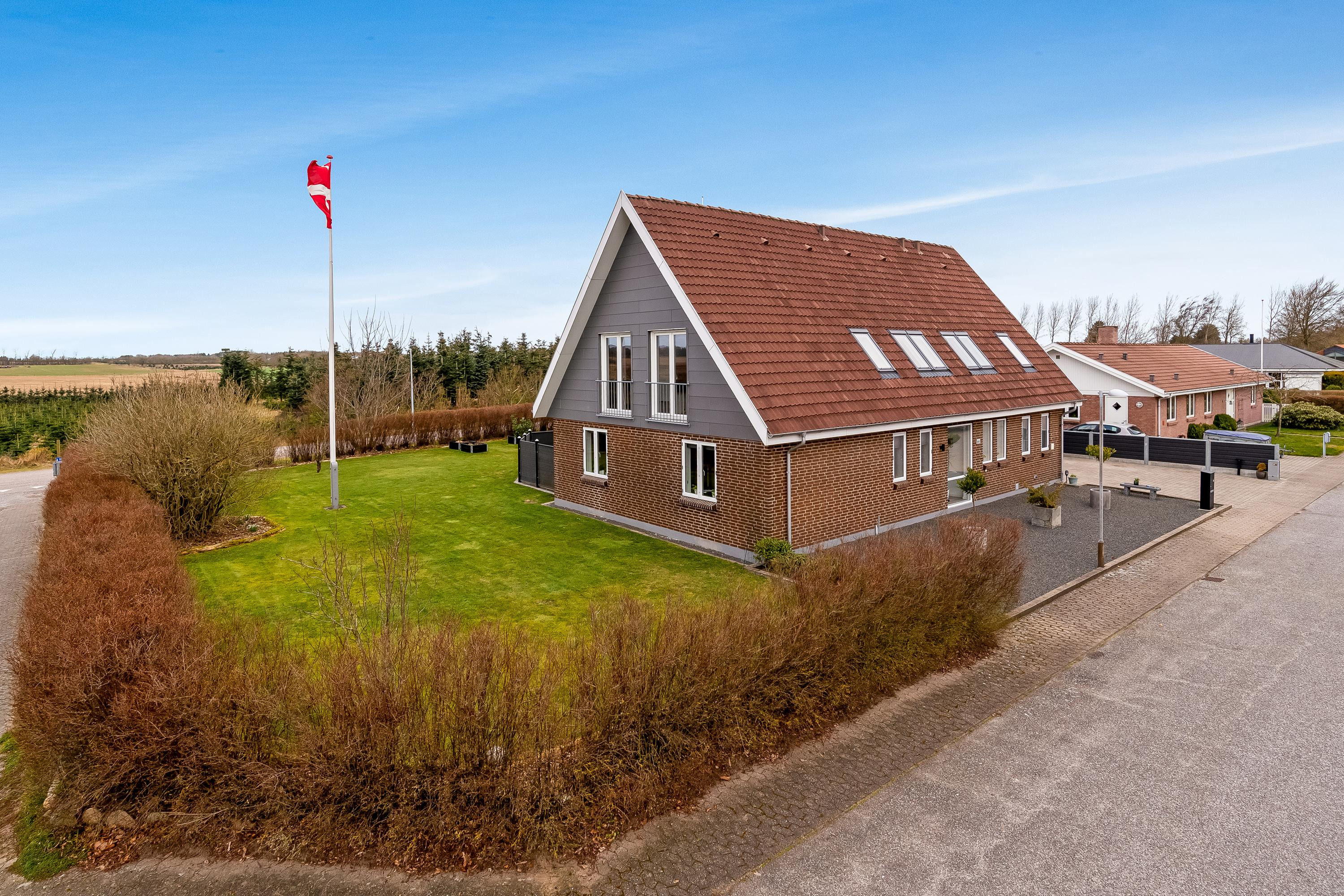 Til salg hos RealMæglerne Holstebro: Stor familievilla i attraktivt lokalsamfund