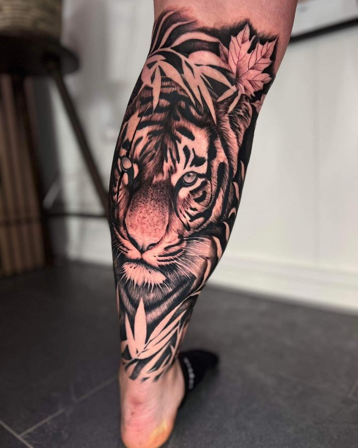 Raw power, tamed by artistry hos Hos Din Tatovør