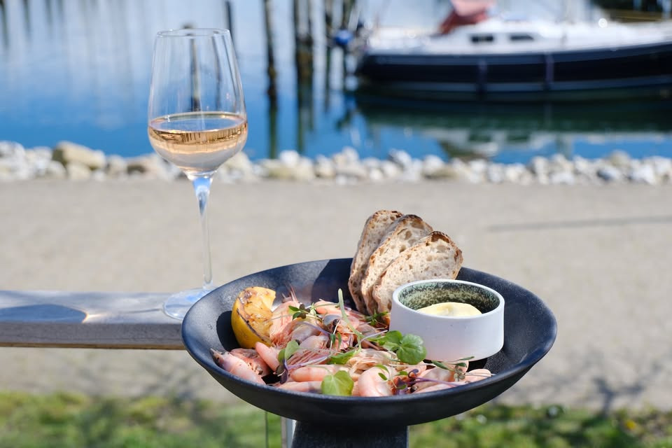 Rejer & rosé på Havrum til sommerfredagene i Egå