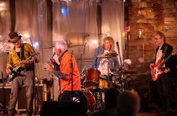 Rockhistorien genopstår i Store Heddinge med Dream City Burning