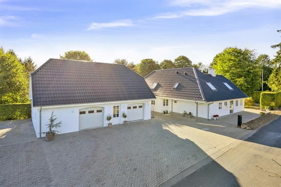 Top 6 over dyreste boliger til salg i Broby. Priser op til 3.450.000 kr