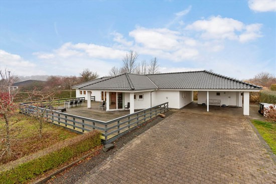 Netop kommet til salg: Brombærvej 1 en af Faxe Ladeplads’ dyreste adresser