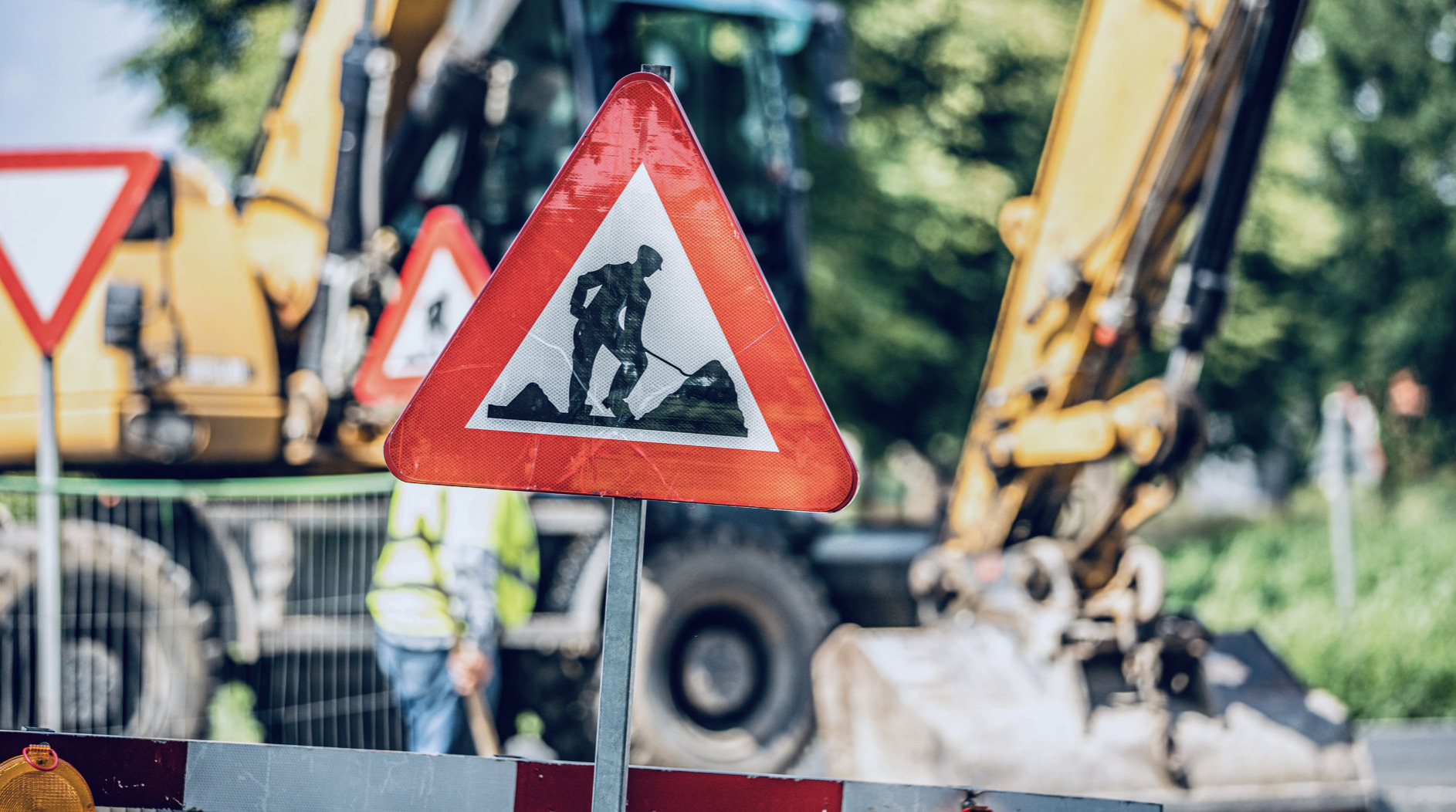 Vejdirektoratet reparerer underside af bro på Vardevej i Tarm