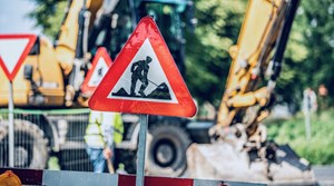 Vejdirektoratet reparerer underside af bro på Vardevej i Tarm