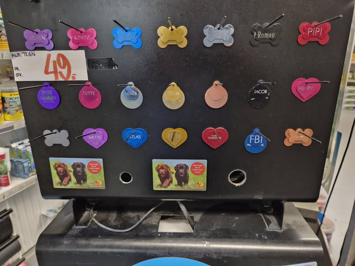 Tufra Dyrecenter tilbyder hundetegn til lavpris med gravering