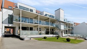 Indbydende ejerlejlighed med moderne design og god beliggenhed