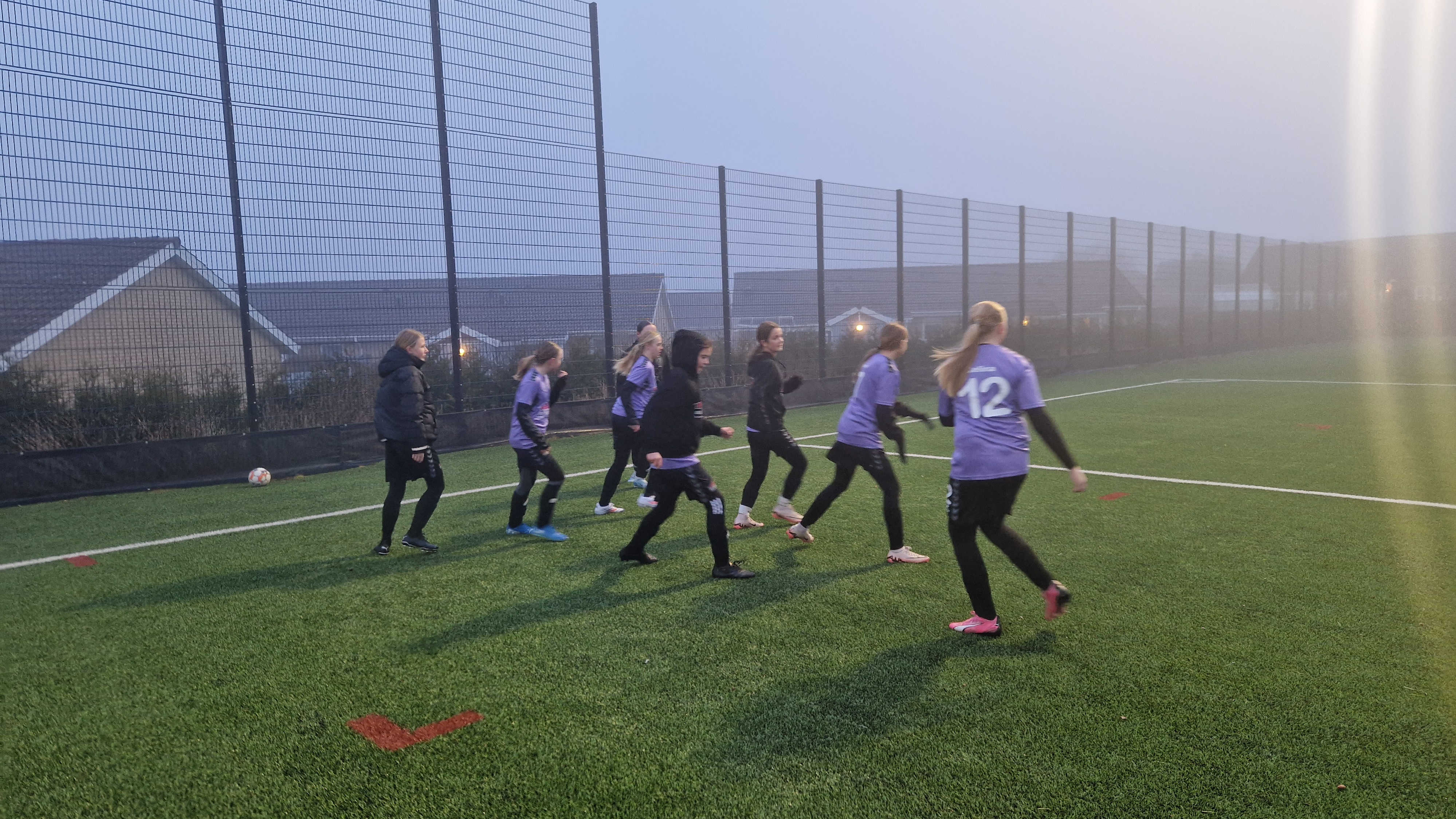 Stærkt forsvar og solid præstation fra Faxe-Haslev pigerne i målløs kamp mod Hårlev BK