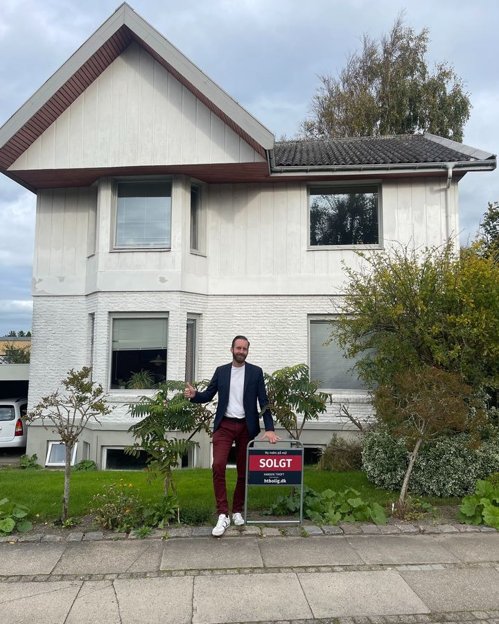 Ejendomsmæglerne Hansen & Thoft sælger ejendom på Strøybergsvej 14