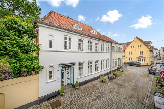 Luksusbolig netop kommet til salg i Tønder: Se hvad du skal smide for Tønders dyreste adresser her
