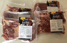 Stor pakke bacon i skiver på tilbud hos Min Købmand Øster Bjerregrav kun 69,95 kr. pr. pakke