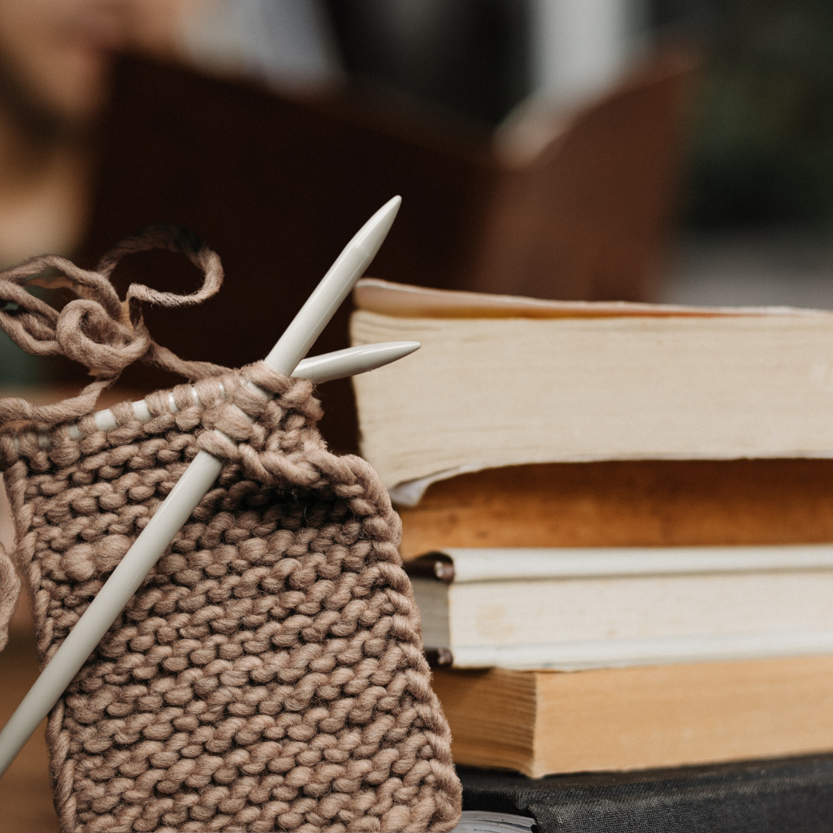 Strikke- og litteraturfællesskab på Haderslev Bibliotekerne