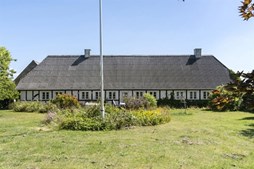 Maeholm 13 og 2 andre boliger er kommet til salg denne uge i Ullerslev - se boligerne her.