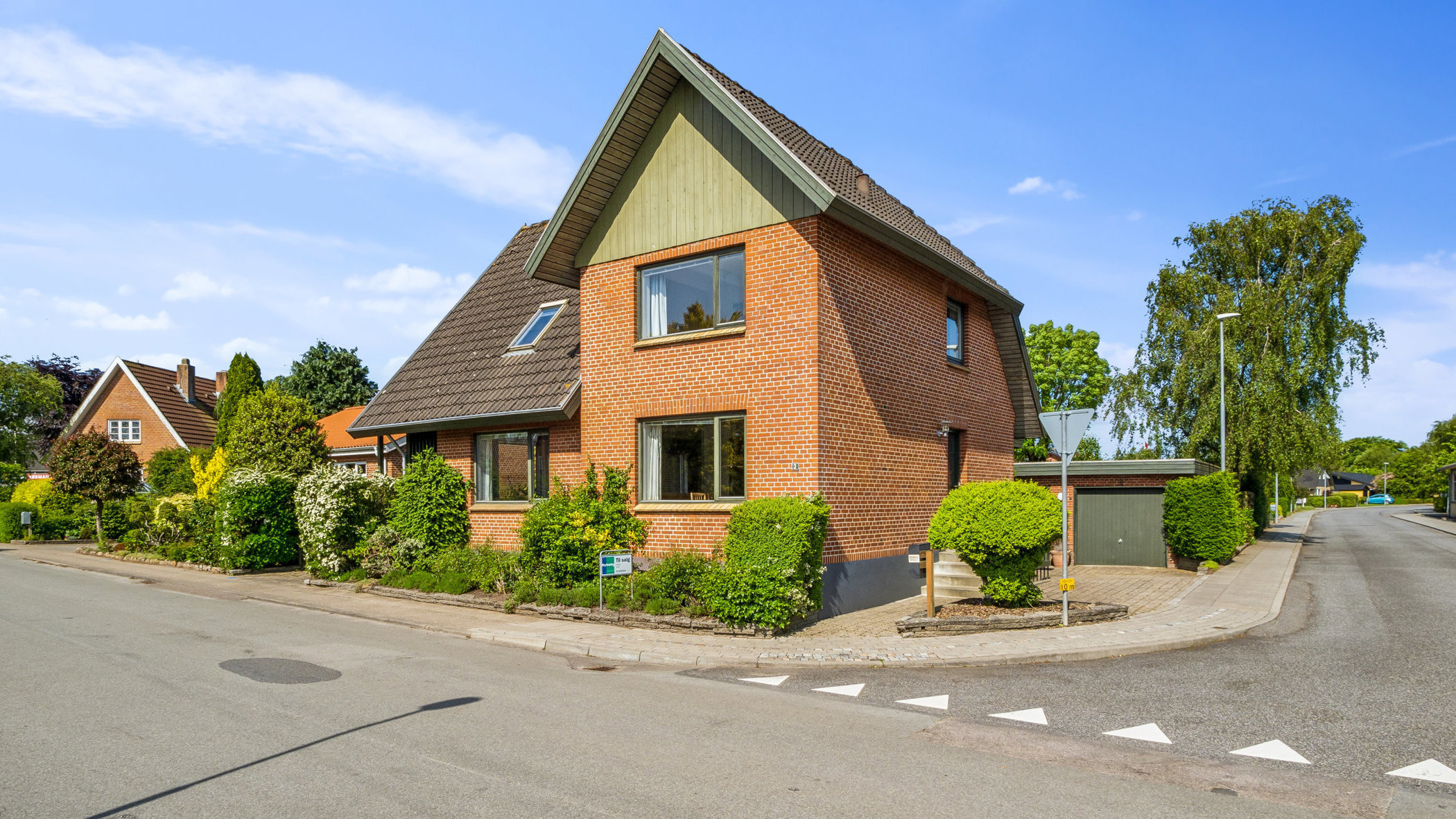 Ny pris på rummelig villa med 264 etagemeter og mulighed for flexbolig