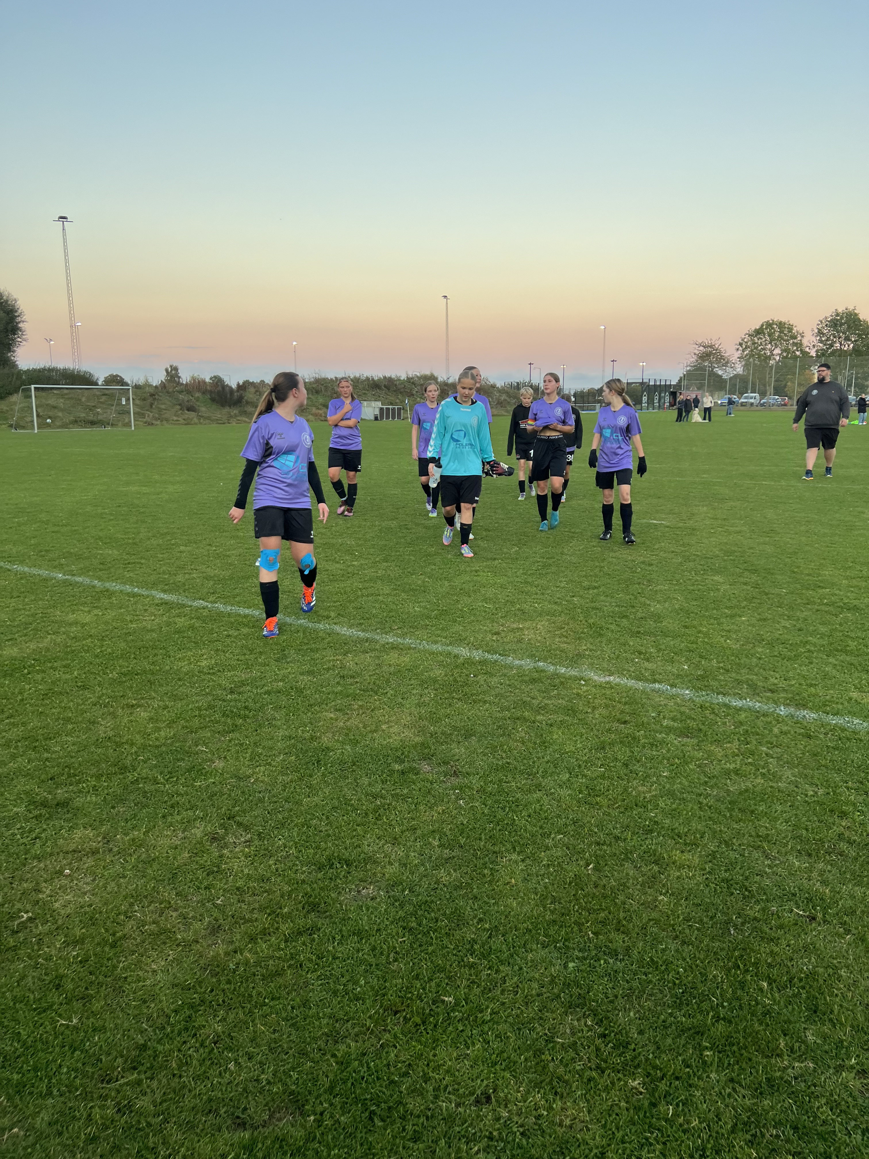 Ikke-holdt festival: faxe-haslev kæmpede sig til uafgjort i svær kamp mod Skovbo FC