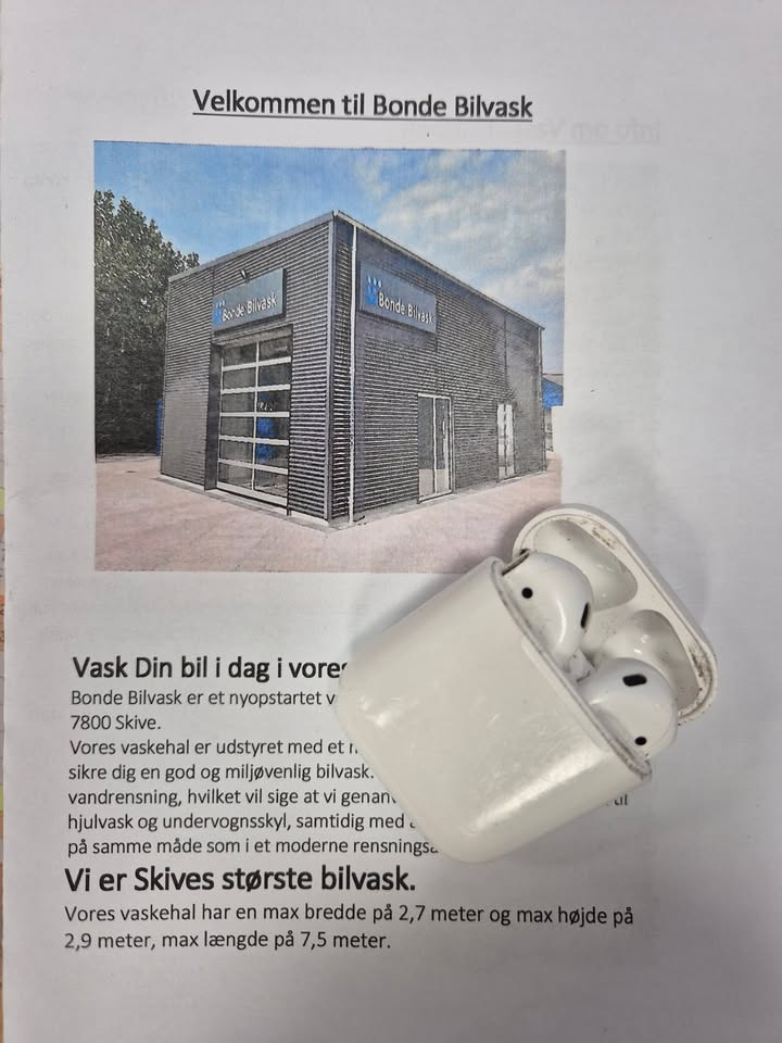 Bonde Maskiner efterlyser ejer af fundne AirPods i Skive