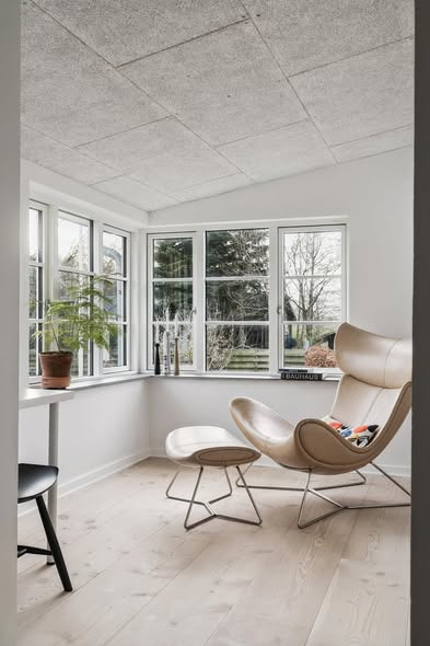 Sjælfuld 1929'er bolig i Vejle med skovudsigt fra alle rum, præsenteret af &LIVING Aalborg