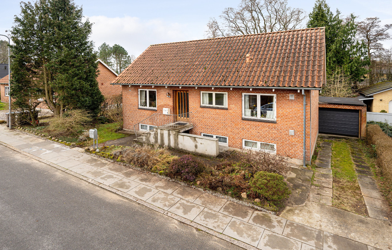 Kom til Åbent Hus på en solid 50'er-villa på Husumvej