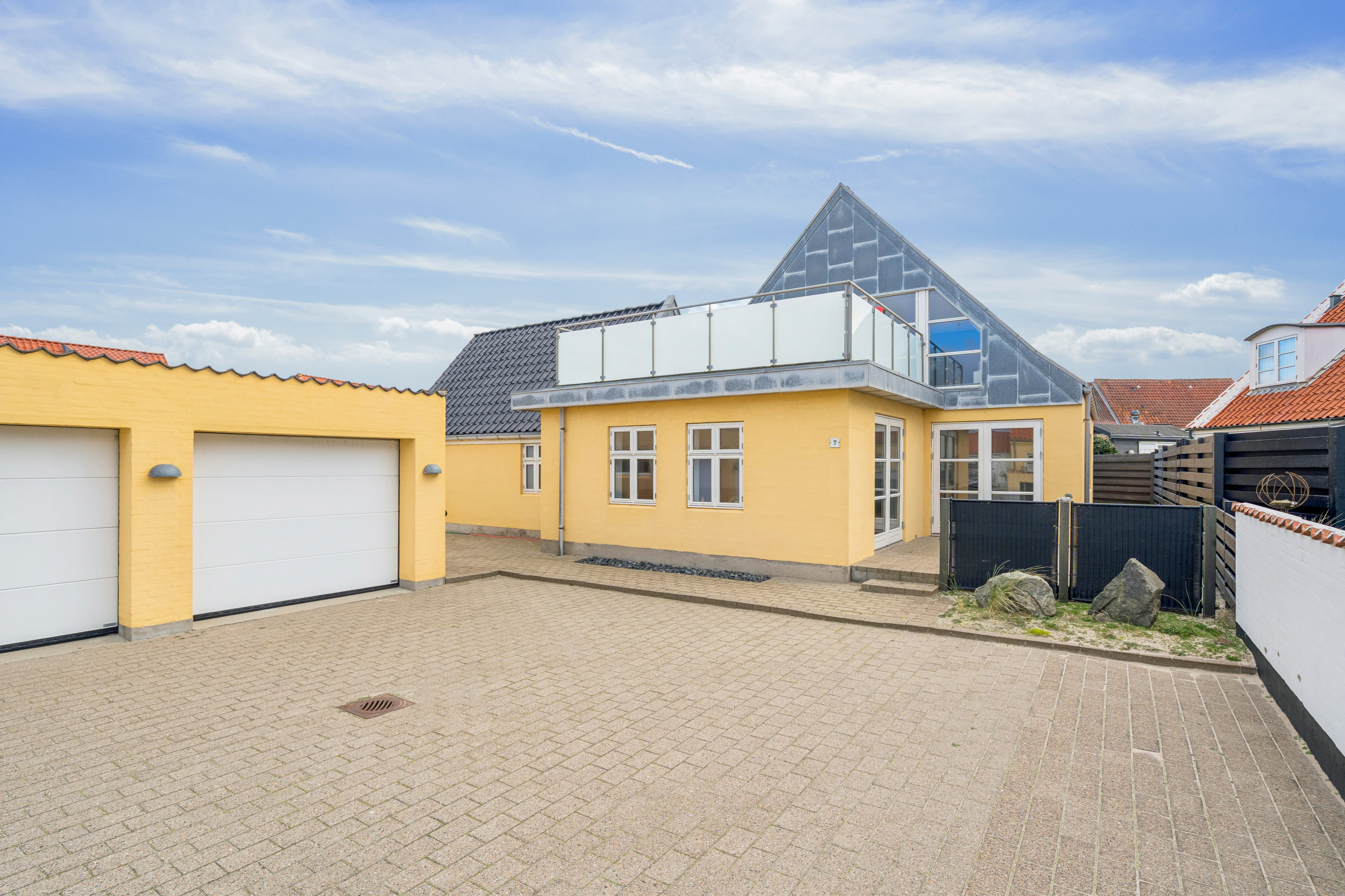 Netop kommet til salg: Kystvejen 7 en af Hirtshals’ dyreste adresser