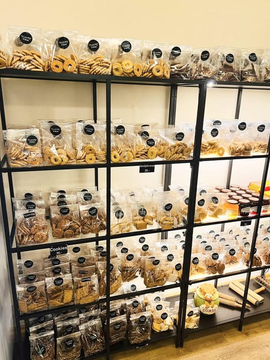 Det Lune Brød i Hobro fylder hylderne med julesmåkager til særpris