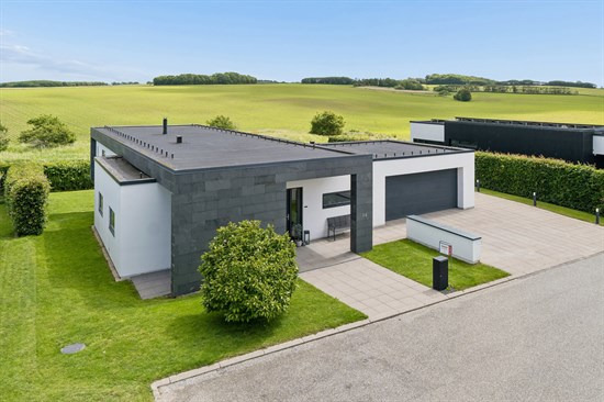 Eventyrbakken 34 og 4 andre boliger er kommet til salg denne uge i Nibe - se boligerne her.