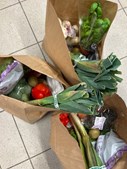 Min Købmand i Asp bekæmper madspild med frugt og grønt poser til afhentning i dag