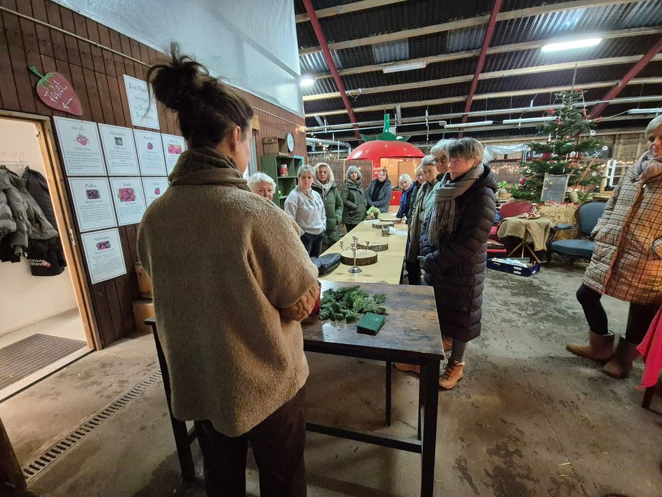 Jensen Jordbær inviterer til kreativ juleworkshop med kranse og dekorationer
