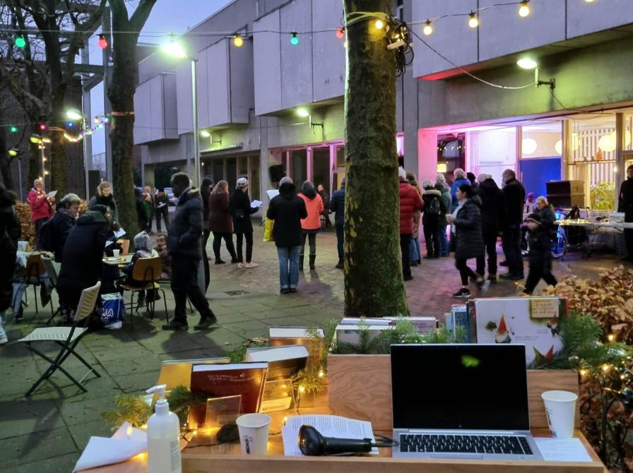 Fejr lysets tilbagevenden på Fredspladsen