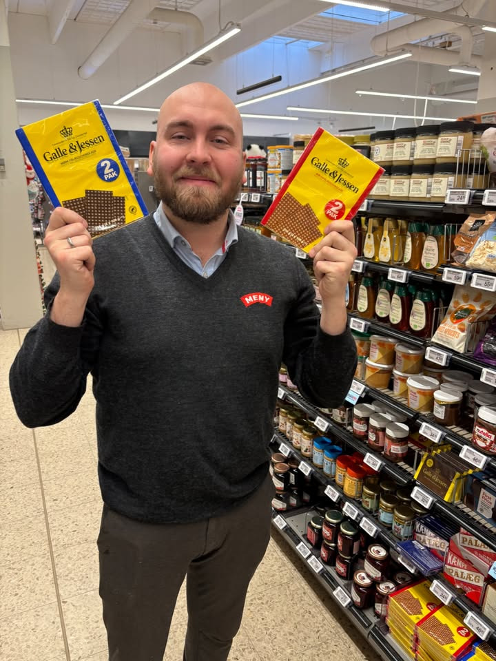 Meny Hobro lancerer Jonas' julemysterie og aftenens skarpe ja tak-pris